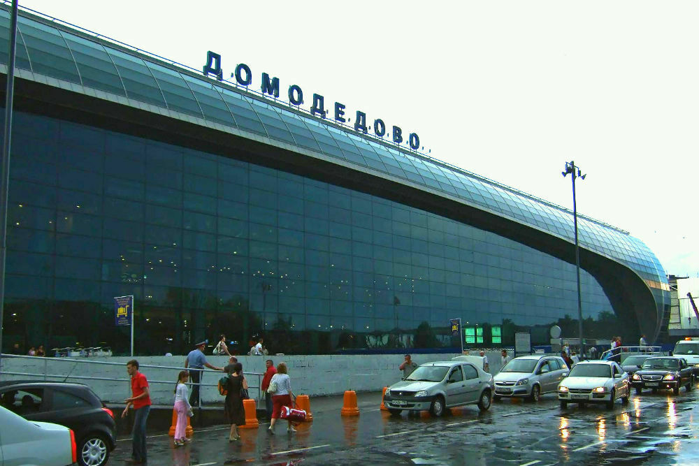 В "Домодедово" пассажиры подняли бунт из-за задержек рейсов ВИМ-Авиа