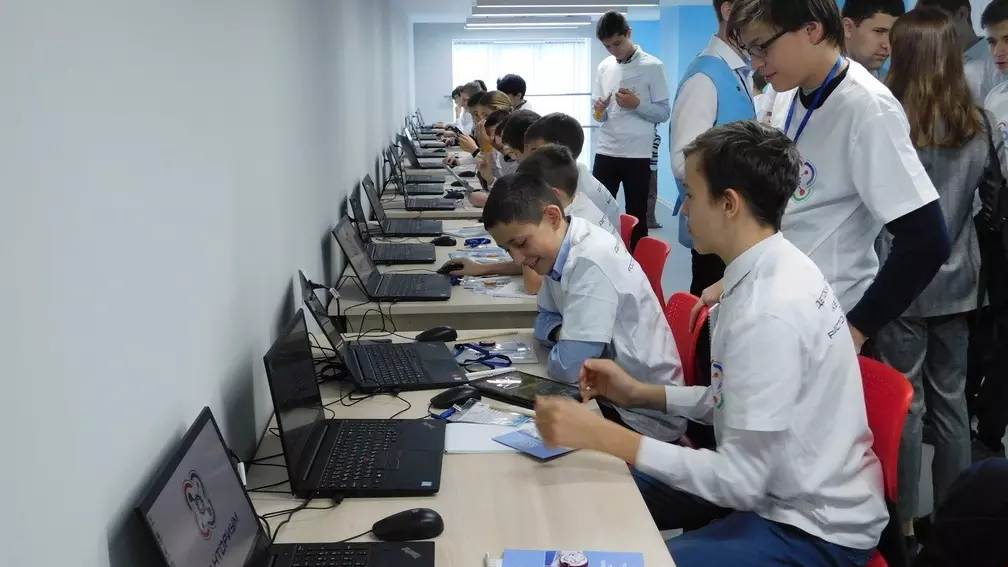 Компьютерные лагеря подойдут тем детям, которые хотят связать свою жизнь с техническими специальностями