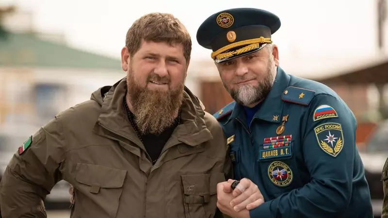 Baza: чеченский министр Цакаев угрожал изнасилованием задерживавшим его полицейским
