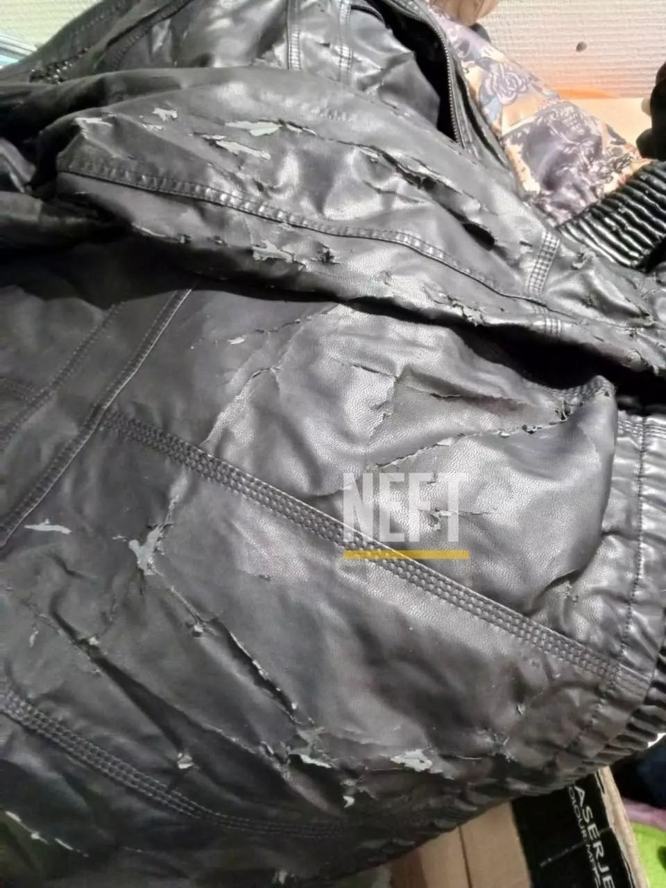 Лот 1 «Куртка черная б/у» Экземпляры из коллекции нижневартовского волонтерского центра «Помоги продержаться»