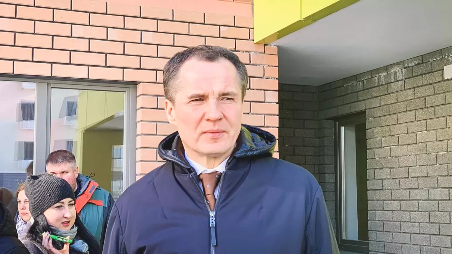 Губернатор Гладков убеждает банкиров, что жителям региона нужна помощь